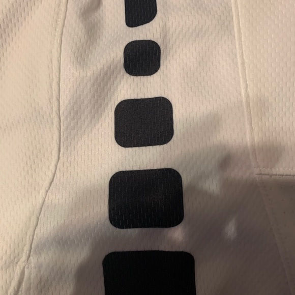 Nike Striped Elite Basketball Short - Picture 3 of 9